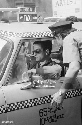 Taxi Driver? Uma Odisséia Nocturna de um Veterano Alienado em Nova York!